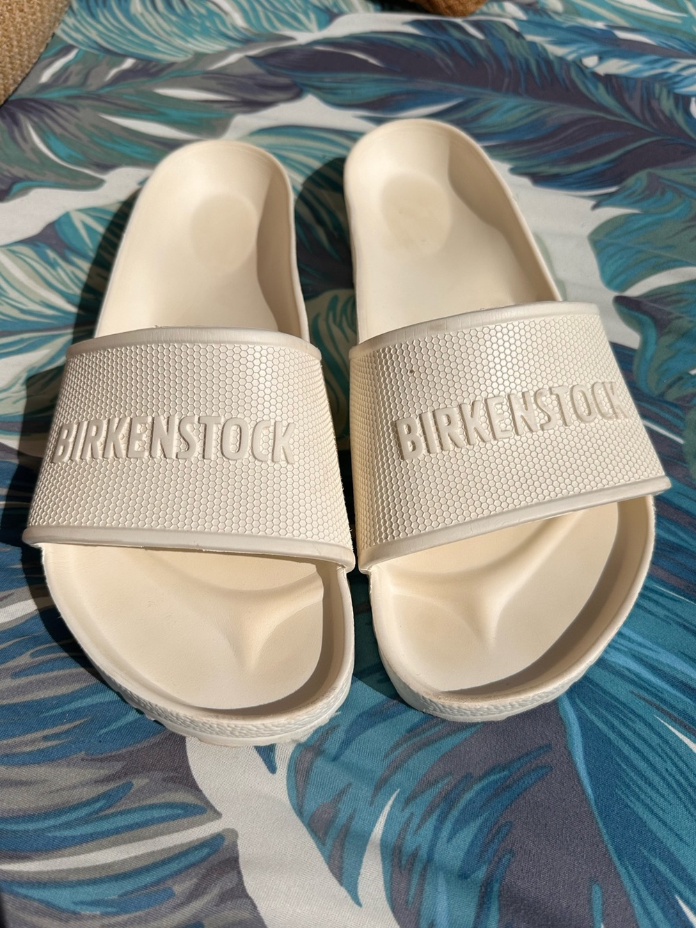 Birkenstock Cream EVA Slide Sandals with Embossed Logo size 10